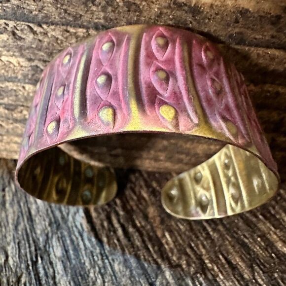 Handcrafted Artesian‎ Boho Brass Patina Bracelet, Warm Red Dots & Lines, Adjusta - Picture 3 of 6